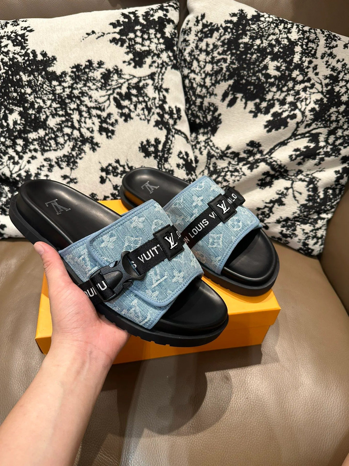 Men's shoes 💰360💰 LV buckle and Velcro, cowhide surface, sheepskin lining, size 36-46